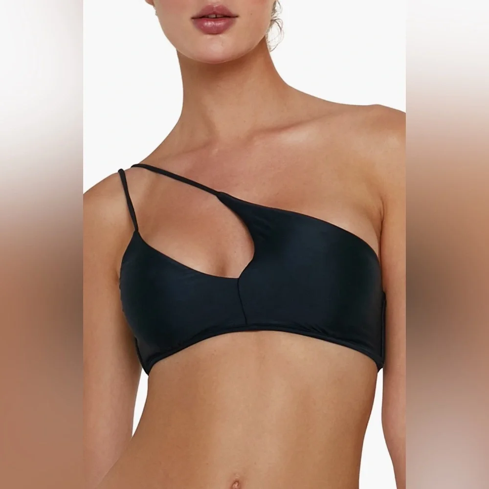 VIX Rai One Shoulder Bikini Top, size medium, Black, $112